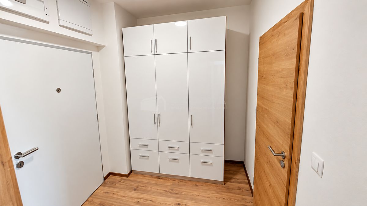 Pronájem bytu 1+kk 38 m² – fotografie 5