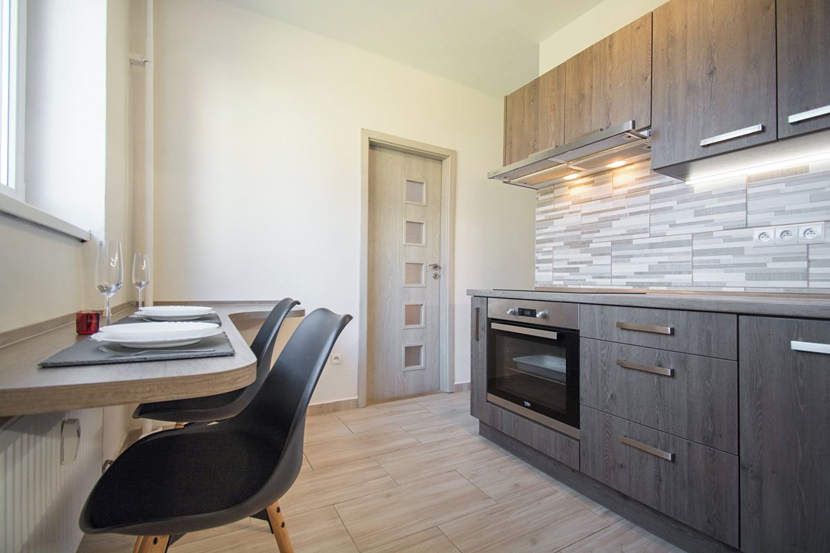 Pronájem bytu 2+1 58 m² – fotografie 4