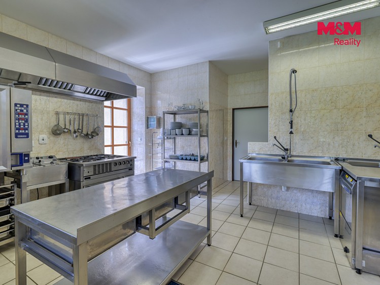 Комерційне приміщення на продаж, 910 м² (19 з 30)