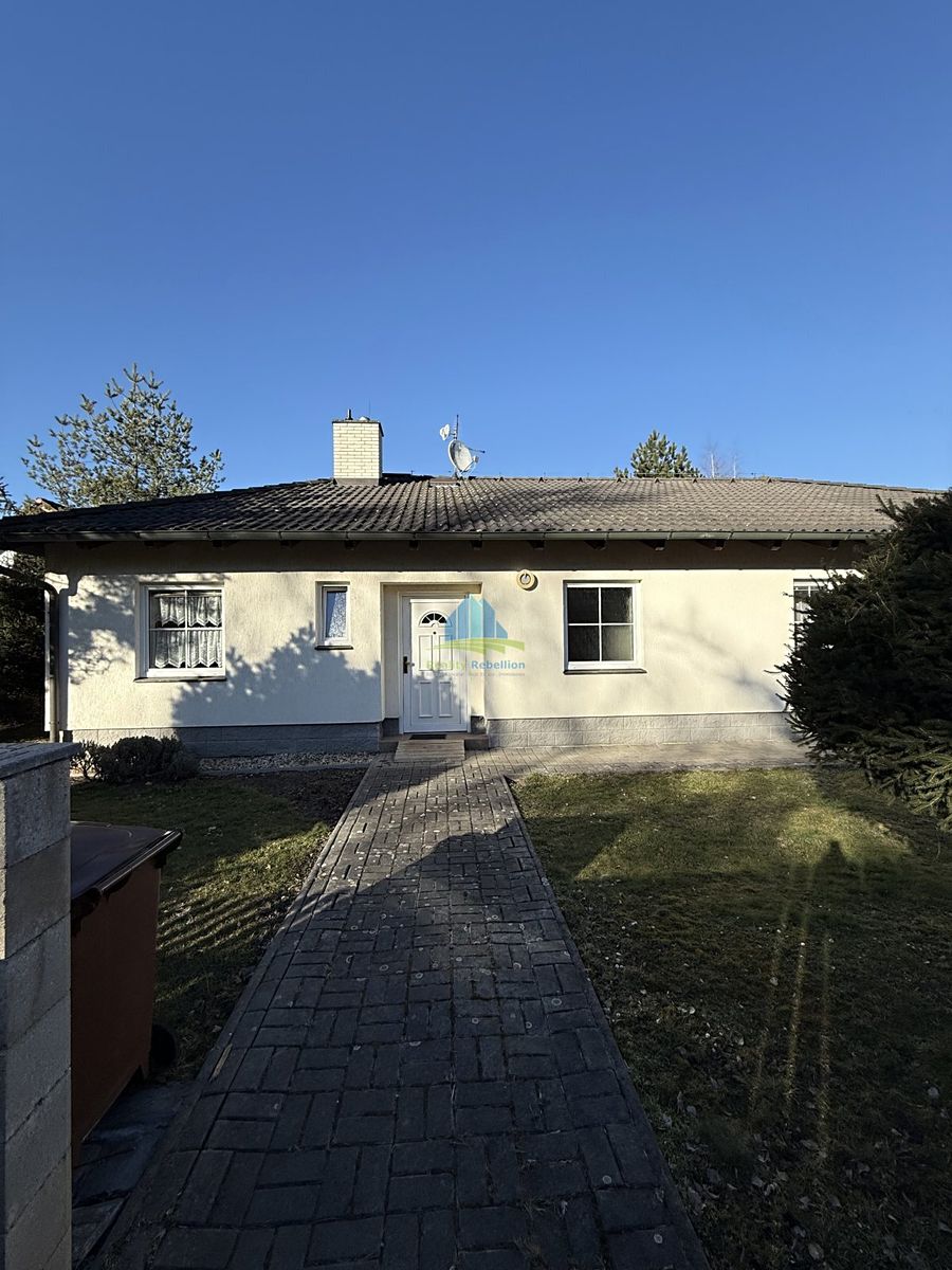 Prodej rodinného domu 174 m², pozemek 912 m² – fotografie 3