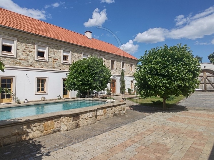 Prodej komerčního prostoru, 340 m² (13 z 20)