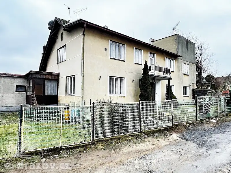Dražba vícegeneračního domu 259 m², pozemek 1365 m², Krouna – náhled fotky 1