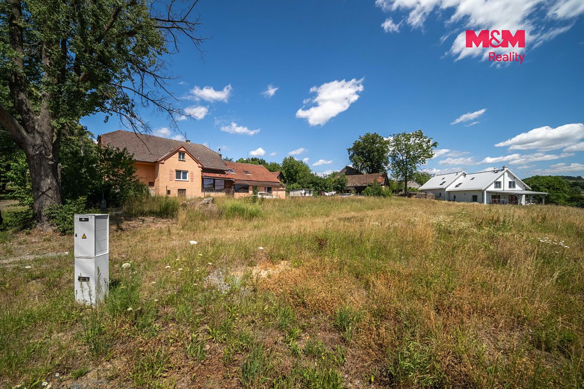 Prodej stavebního pozemku 838 m² – fotografie 3