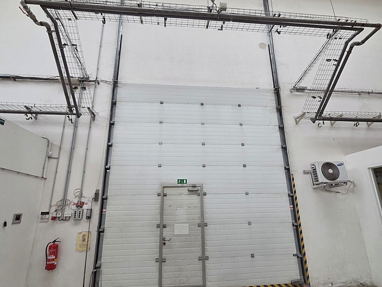 Pronájem komerčního prostoru, 2 250 m² (24 z 30)