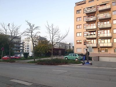 Pronájem garážového stání 14 m²