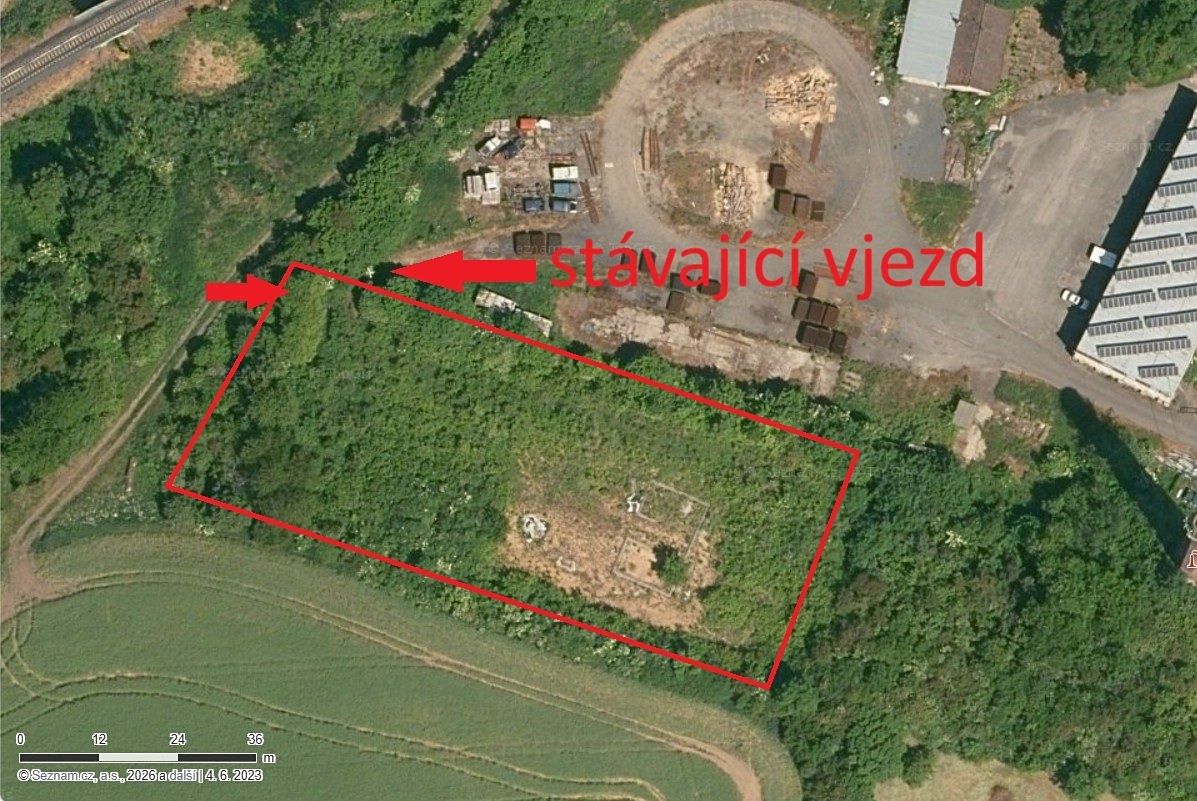 Pronájem komerčního pozemku 2130 m²
