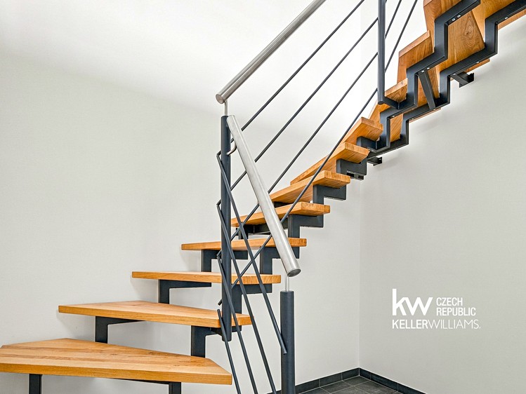 Pronájem bytu 3+kk, 90 m² (26 z 47)