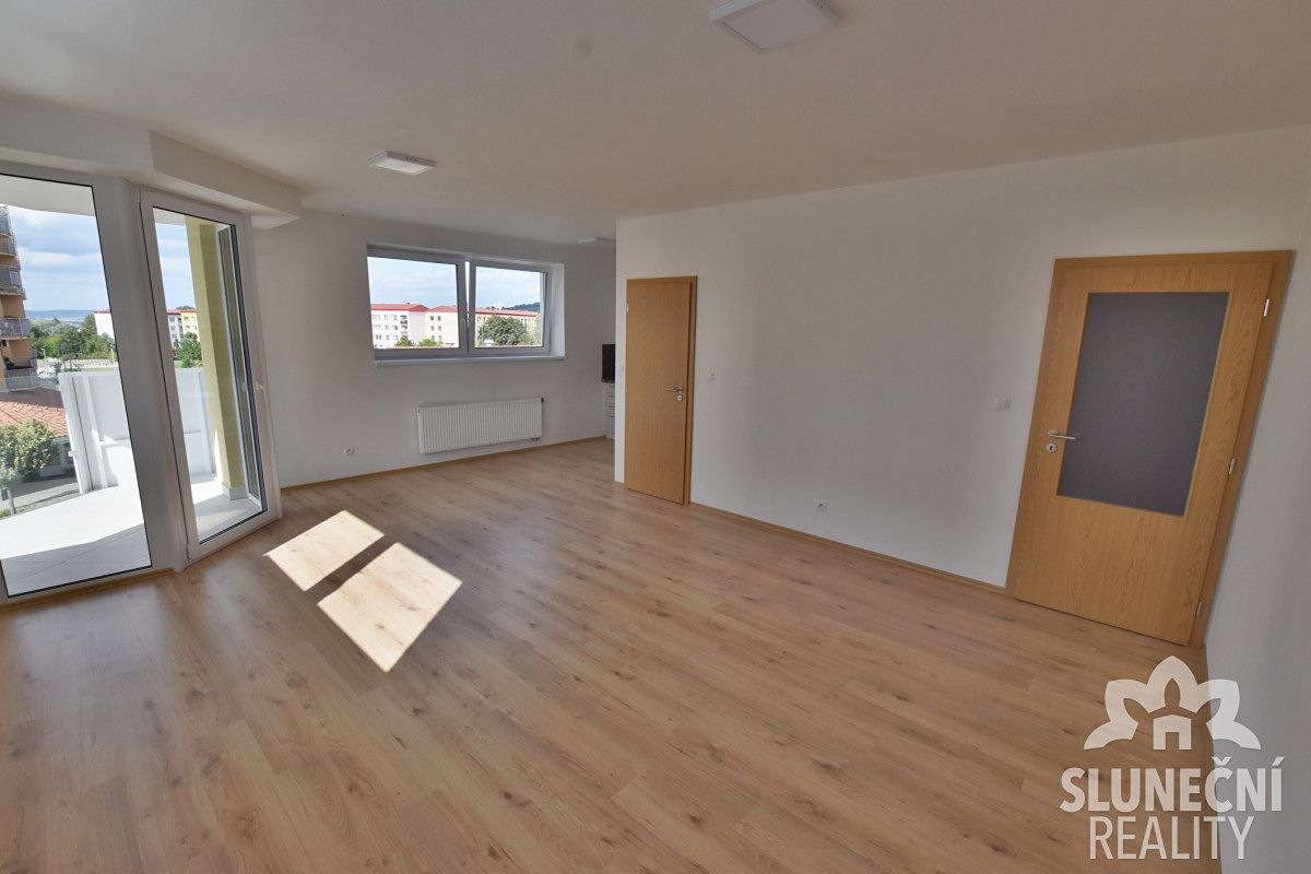 Pronájem bytu 2+kk 65 m² – fotografie 4
