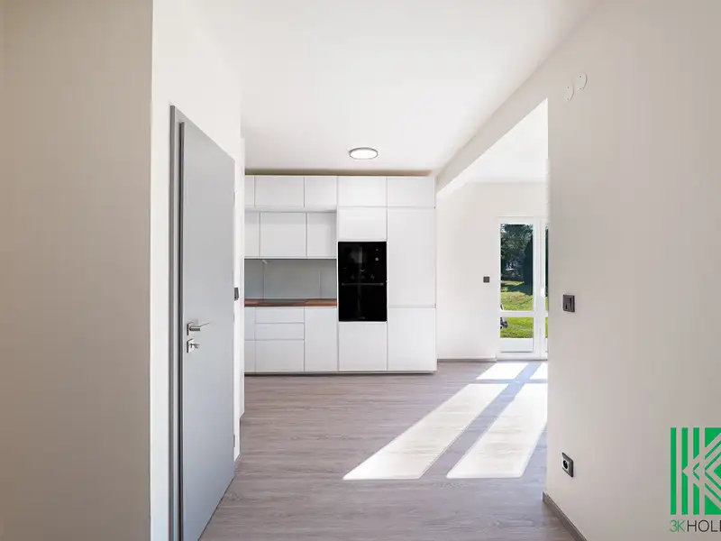 Prodej bytu 4+kk 102 m², Zlončice – náhled fotky 1