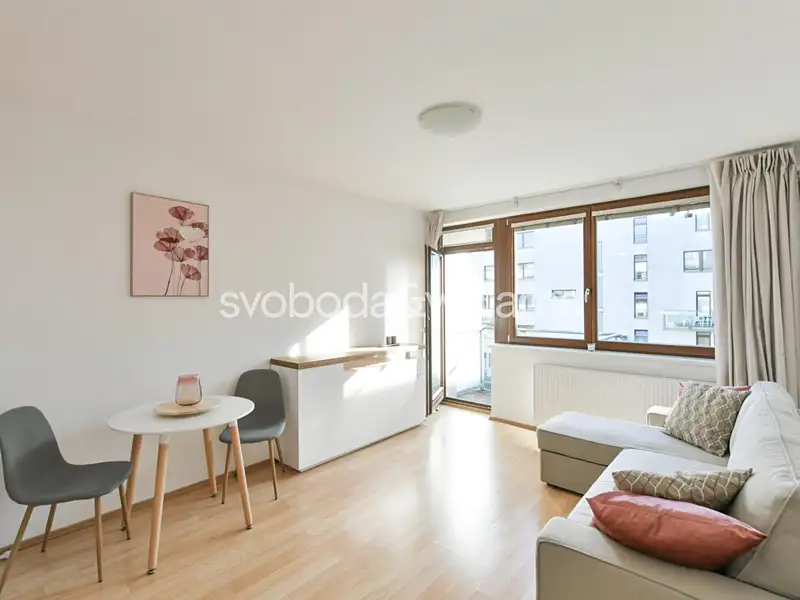Pronájem bytu 2+kk 48 m², Praha – náhled fotky 1
