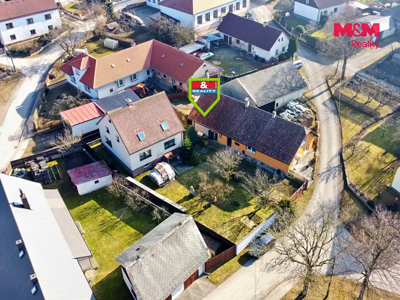 Prodej rodinného domu 250 m², pozemek 978 m², Stáj – náhled fotky 2
