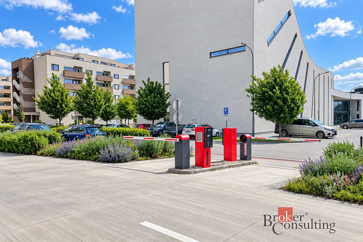 Prodej garážového stání 13 m² – fotografie 2