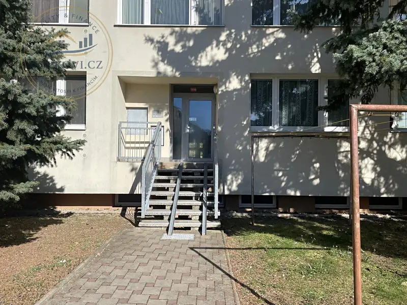 Pronájem bytu 3+1 59 m², Nymburk – náhled fotky 1