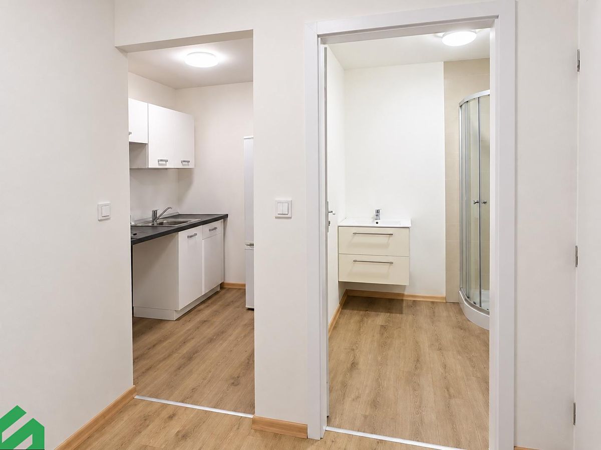 Pronájem bytu pokoje 12 m² – fotografie 3