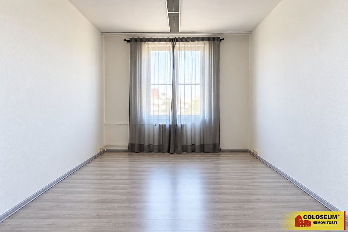 Pronájem kanceláře 24 m² – fotografie 3