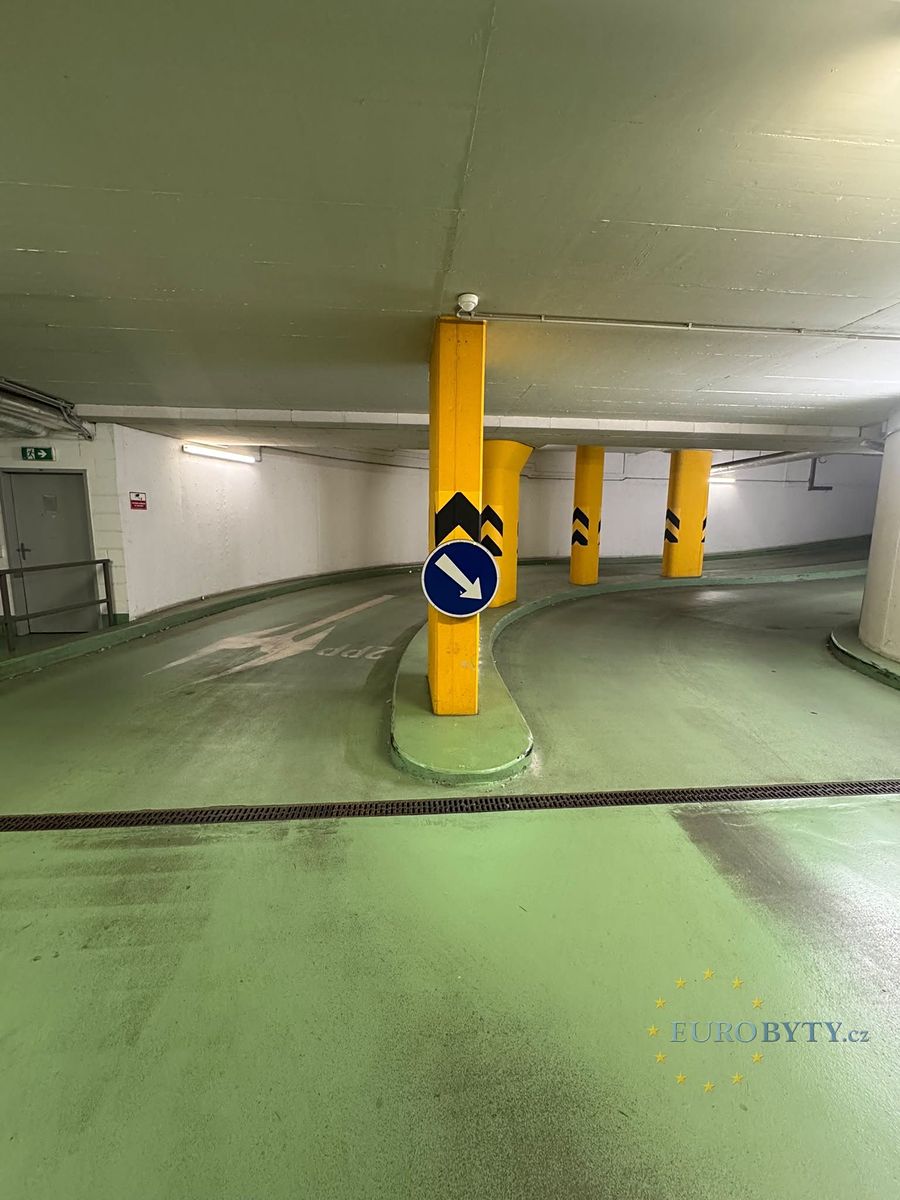 Pronájem garáže 17 m² – fotografie 4