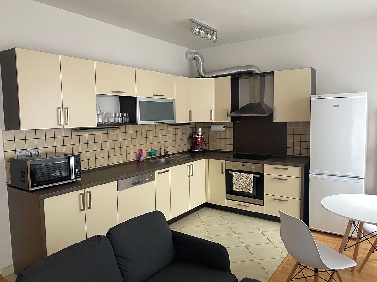 Pronájem bytu 1+kk 36 m² – fotografie 3