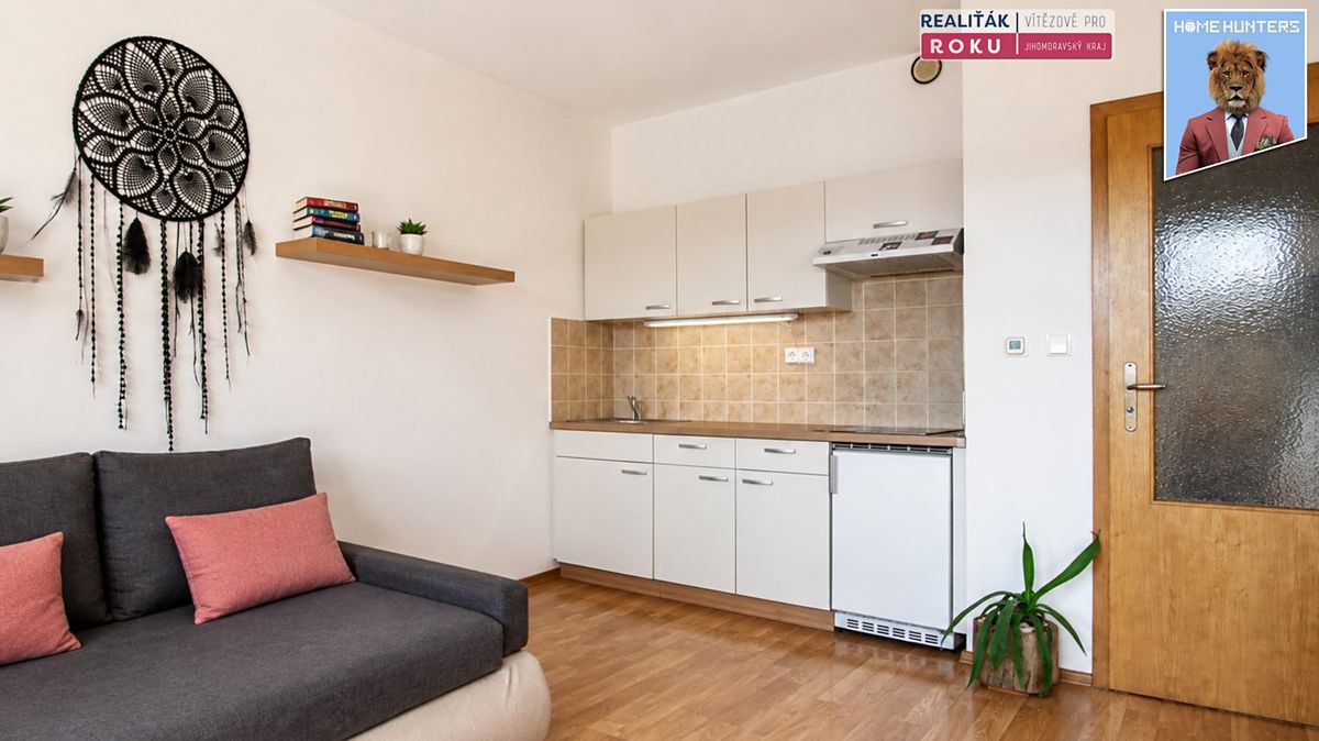 Pronájem bytu 1+kk 31 m² – fotografie 2