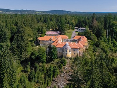 Prodej domu, 2 500 m² (2 z 24)