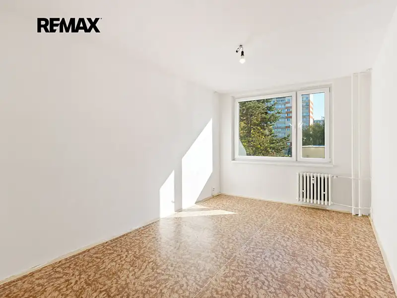 Prodej bytu 3+1 77 m², Praha – náhled fotky 1