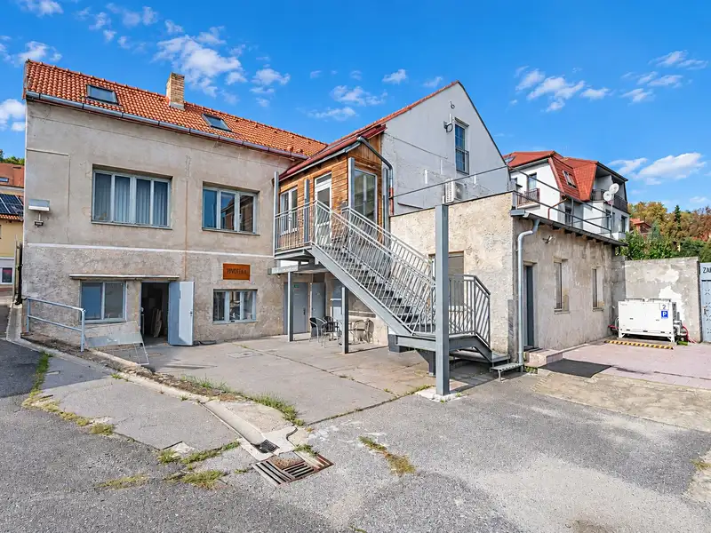 Prodej činžovního domu 558 m², Praha – náhled fotky 2