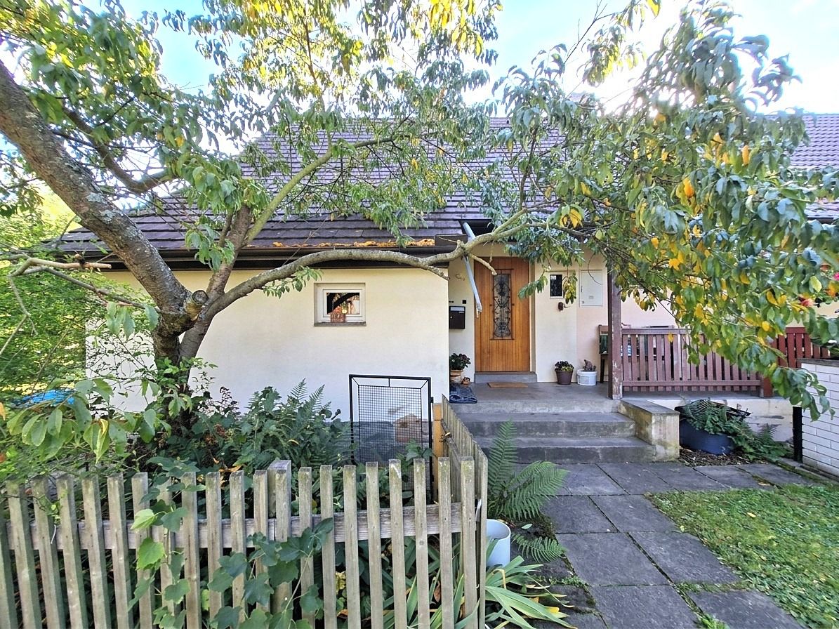 Prodej rodinného domu 90 m², pozemek 878 m² – fotografie 3