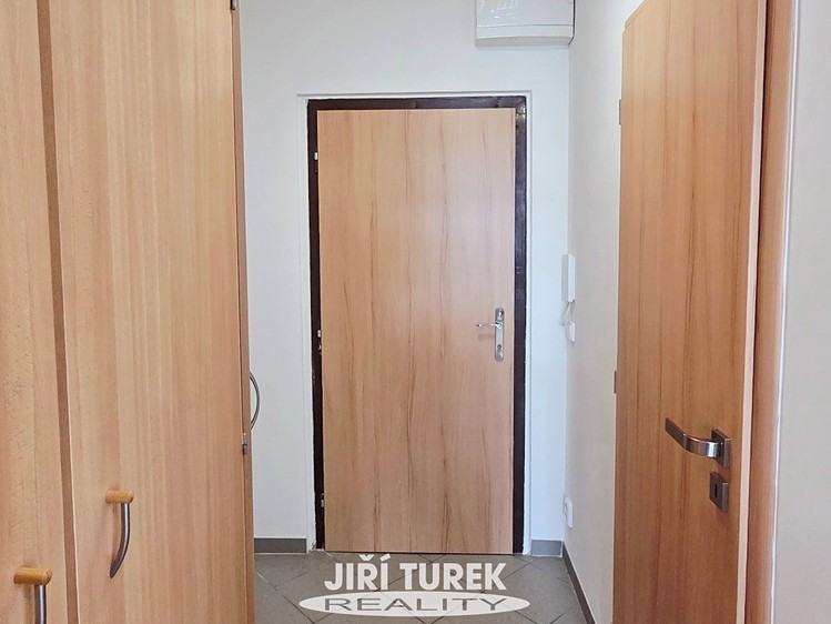 Pronájem bytu 2+kk, 47 m² (8 z 11)