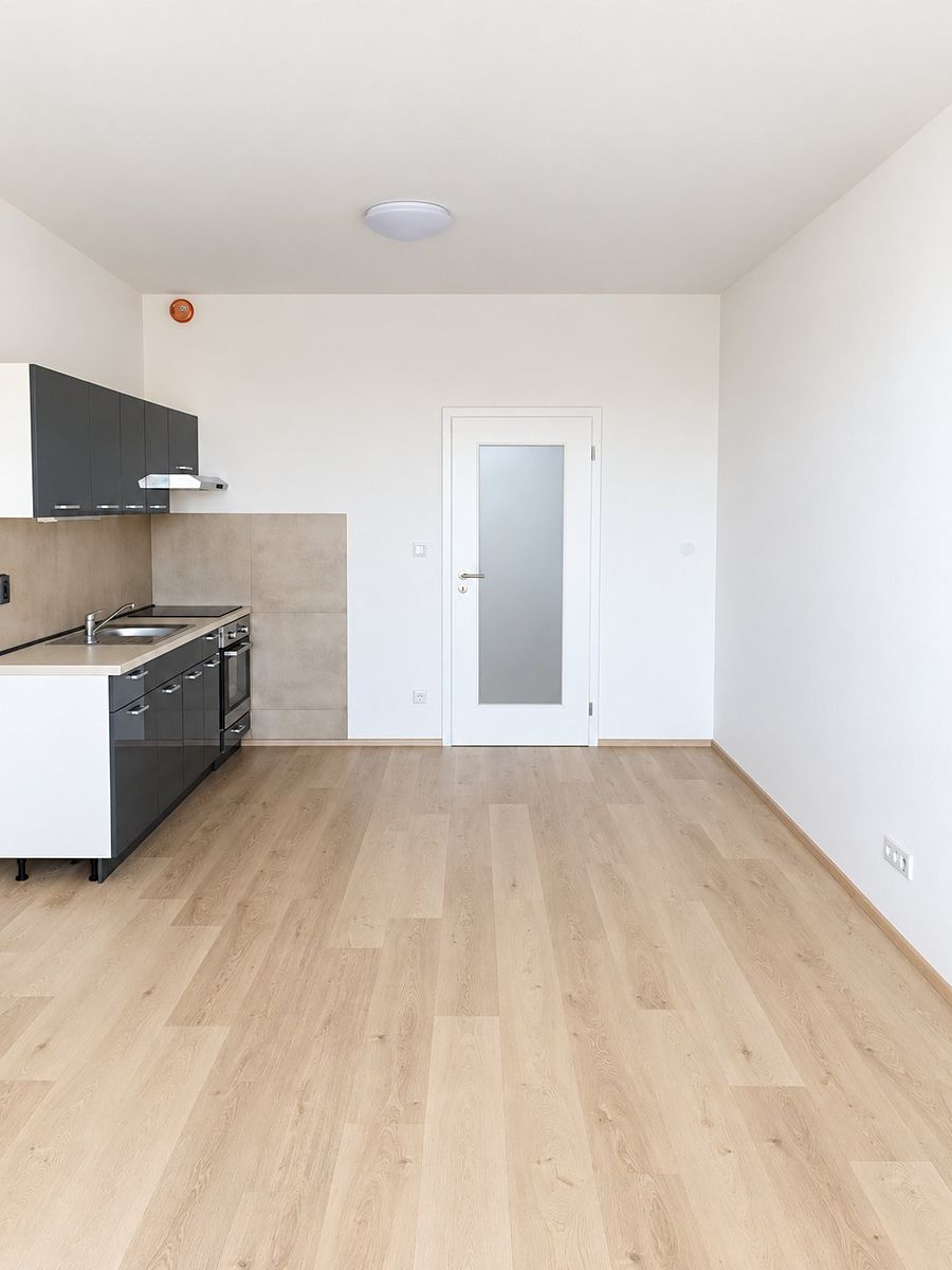 Pronájem bytu 1+kk 37 m² – fotografie 2