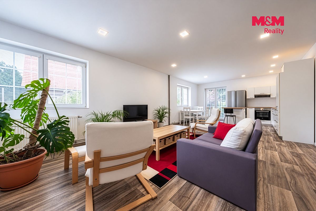 Prodej rodinného domu 164 m², pozemek 1069 m² – fotografie 2