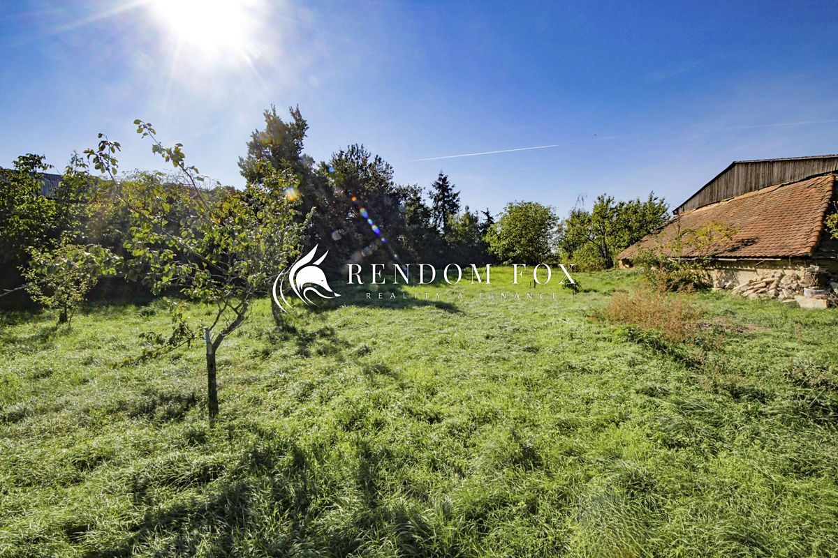 Prodej stavebního pozemku 1300 m²