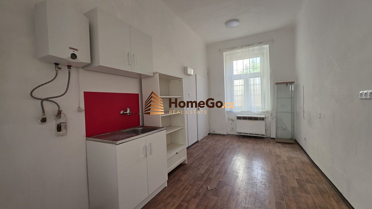Pronájem obchodního prostoru 33 m² – fotografie 5