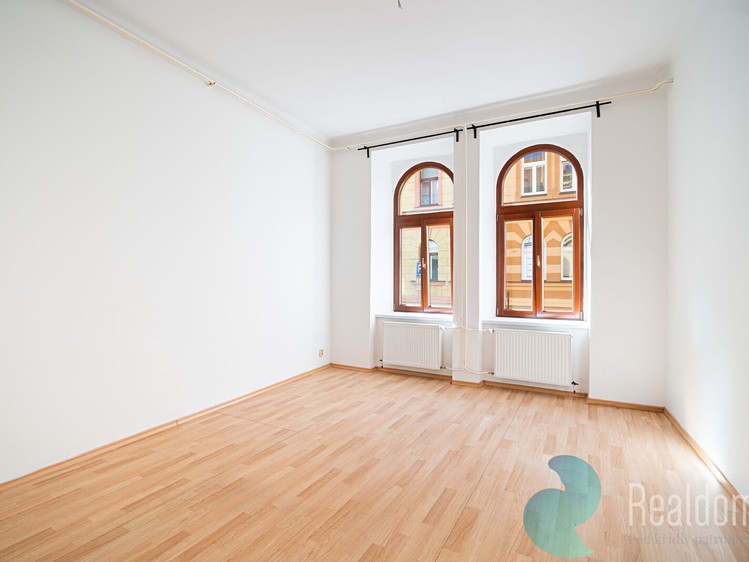 Комерційне приміщення на продаж, 647 м² (2 з 14)