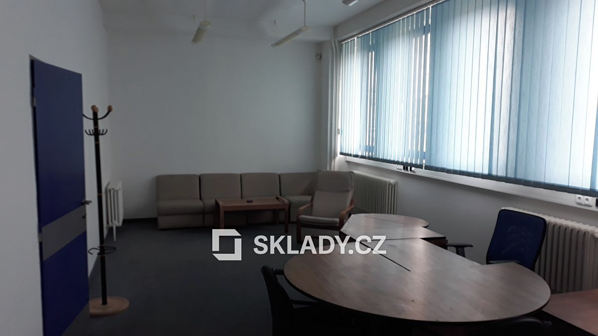 Pronájem kanceláře 42 m² – fotografie 3