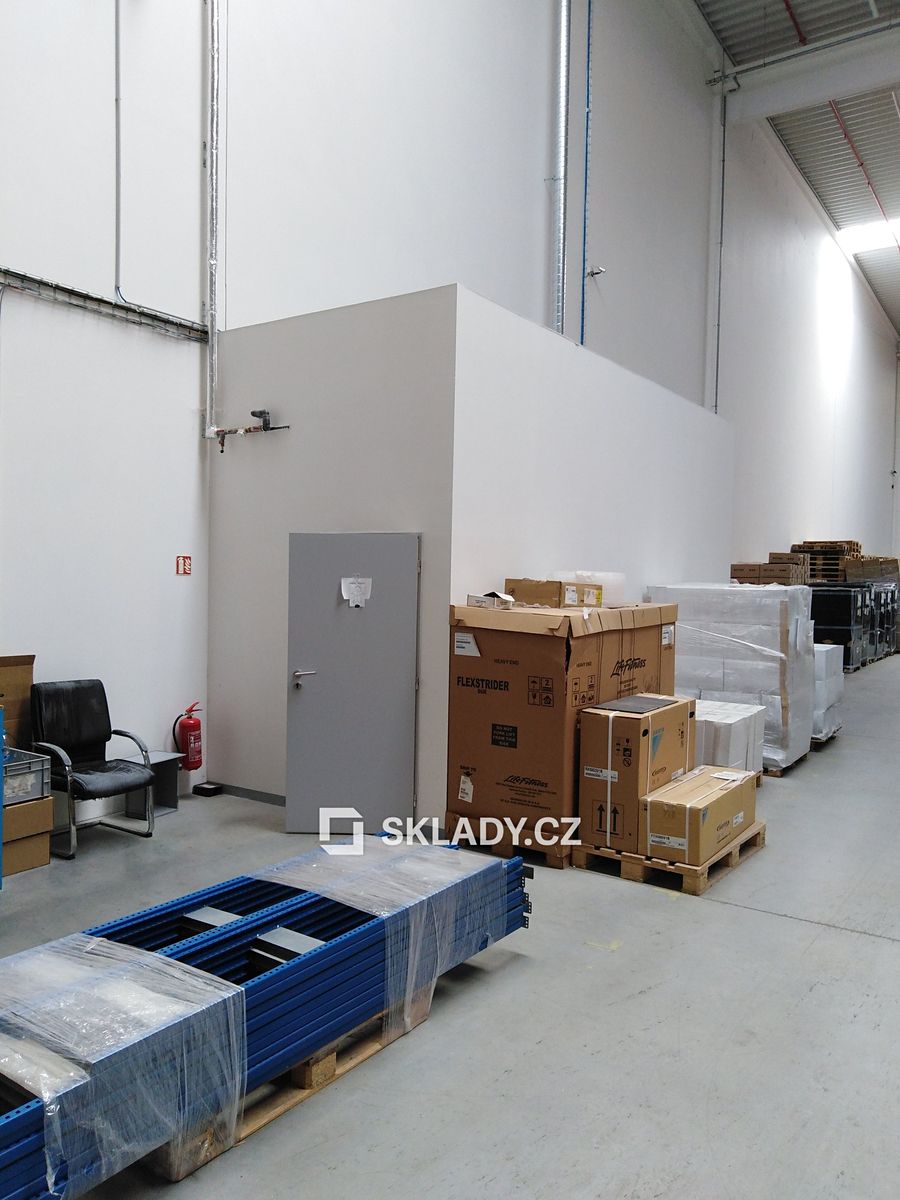 Pronájem skladového prostoru 2000 m² – fotografie 3