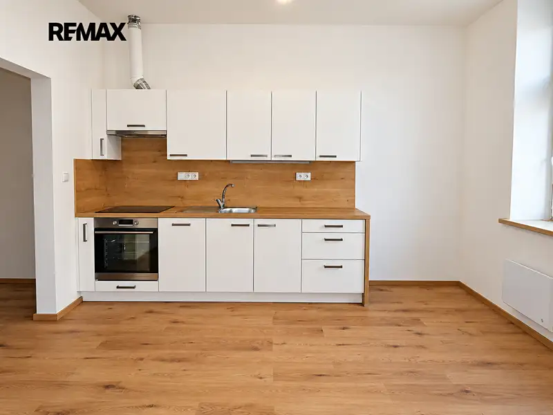 Pronájem bytu 2+kk 40 m², České Budějovice – náhled fotky 1
