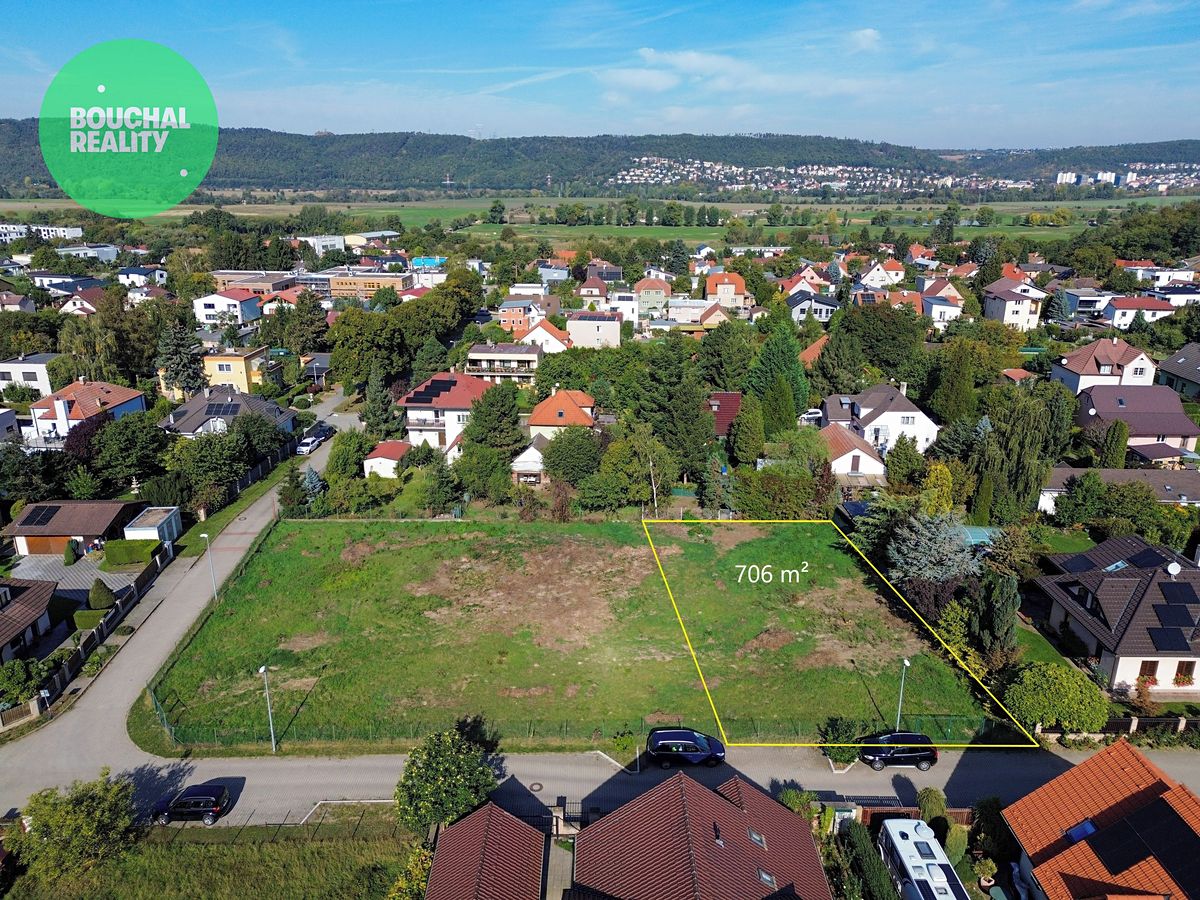 Prodej stavebního pozemku 706 m² – fotografie 2