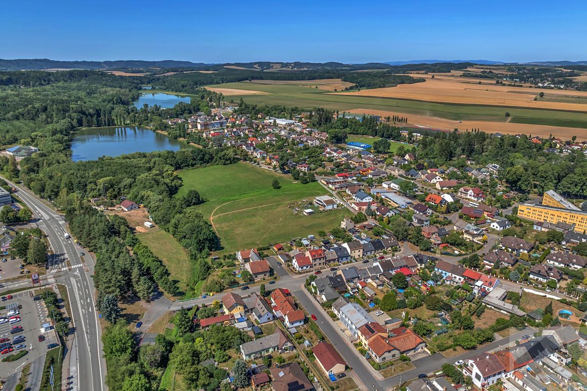 Prodej stavebního pozemku 4004 m² – fotografie 2