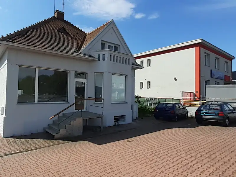 Pronájem obchodního prostoru 100 m², Zlín – náhled fotky 1