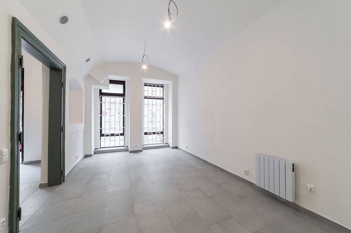 Pronájem obchodního prostoru 64 m² – fotografie 2