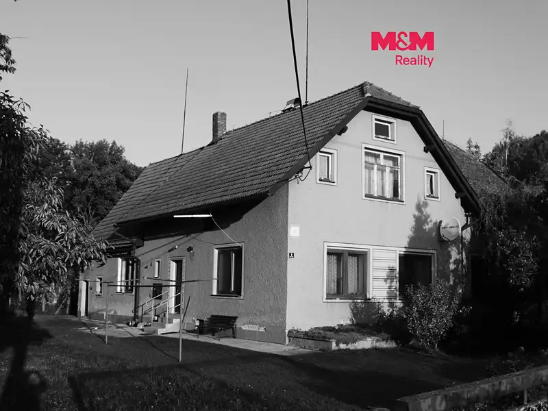 Prodej rodinného domu 349 m², pozemek 2876 m², Vestec – náhled fotky 1