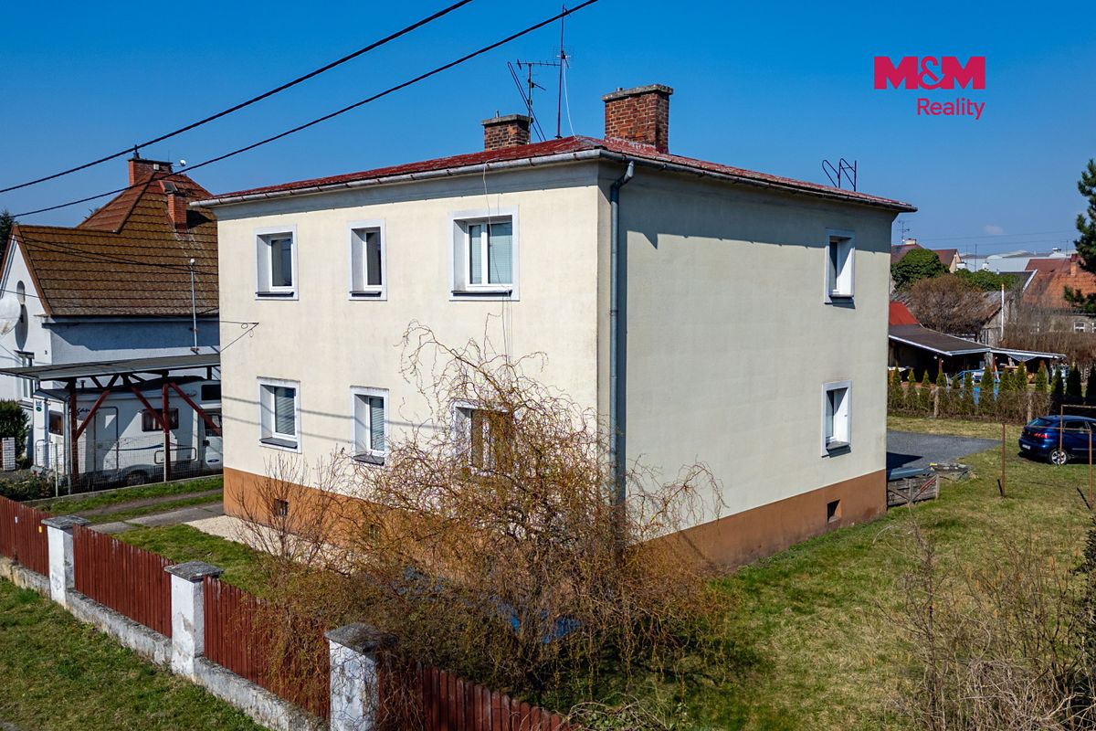 Prodej rodinného domu 309 m², pozemek 875 m² – fotografie 4