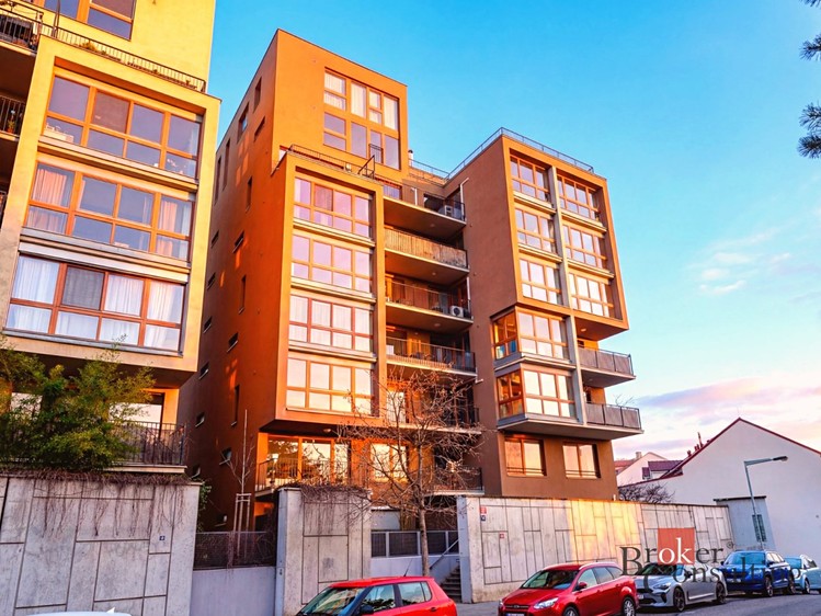 Pronájem bytu 3+kk, 78 m² (17 z 20)