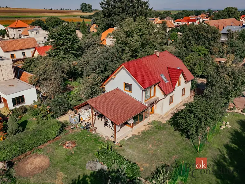 Prodej rodinného domu 160 m², pozemek 1395 m², Skřivany – náhled fotky 1