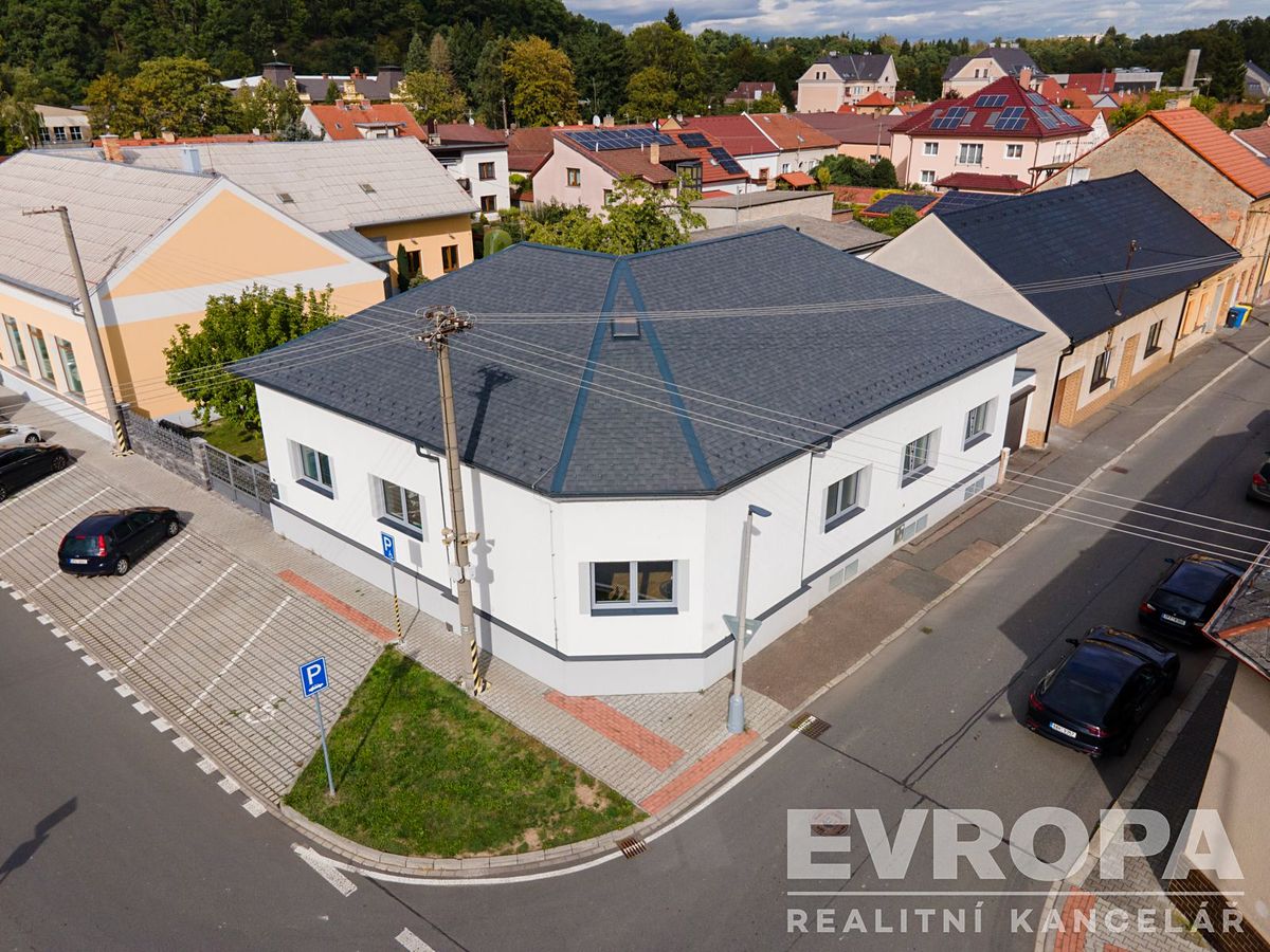 Prodej rodinného domu 260 m², pozemek 622 m²