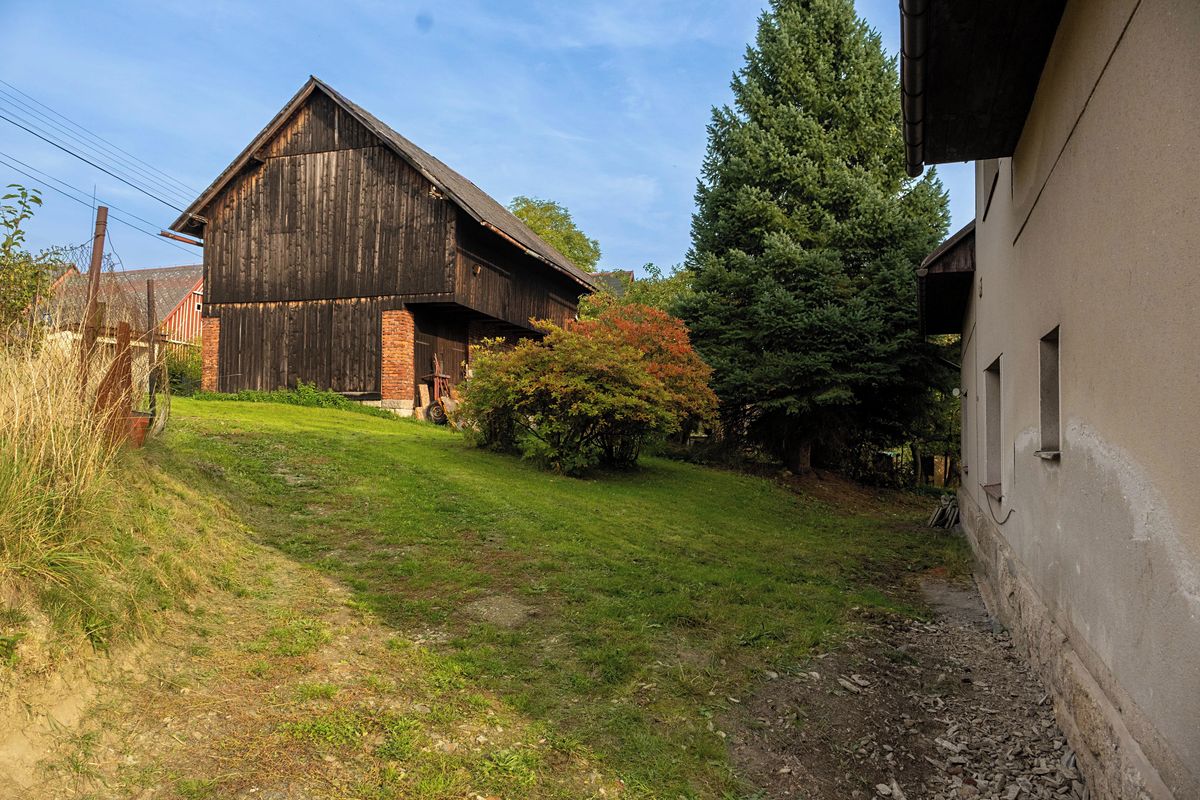 Prodej vícegeneračního domu 220 m², pozemek 1180 m² – fotografie 5