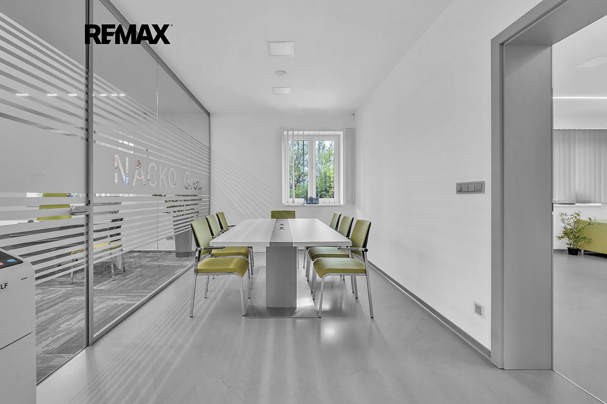 Pronájem kanceláře 160 m² – fotografie 3