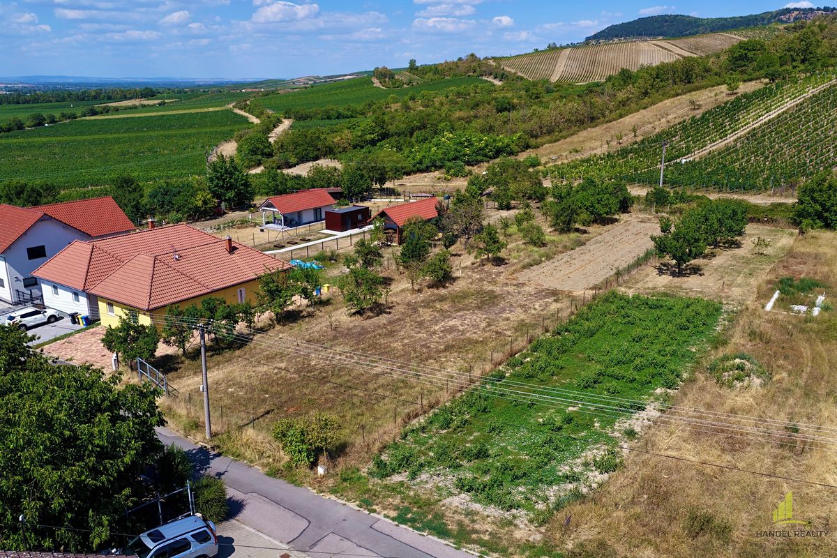 Prodej stavebního pozemku 1821 m² – fotografie 3