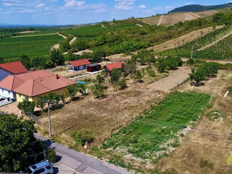 Prodej stavebního pozemku 1821 m², Bavory – náhled fotky 3