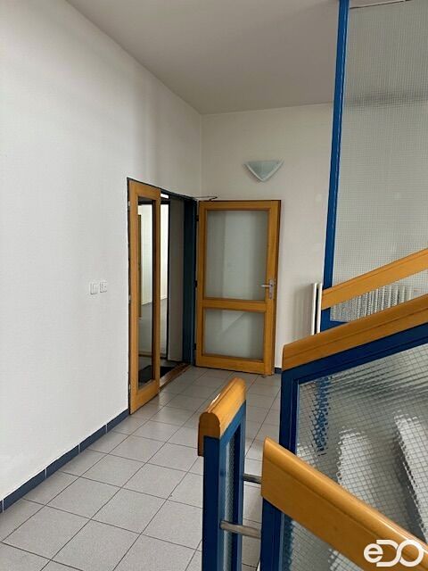 Pronájem kanceláře 360 m² – fotografie 4