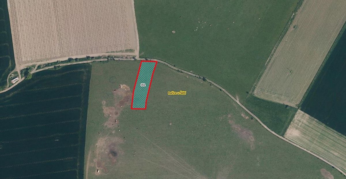 Prodej pozemku 2554 m², Račice – fotka 1 z 3